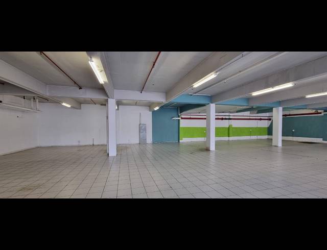 6,393M² WAREHOUSE FOR SALE IN PARK CENTRAL